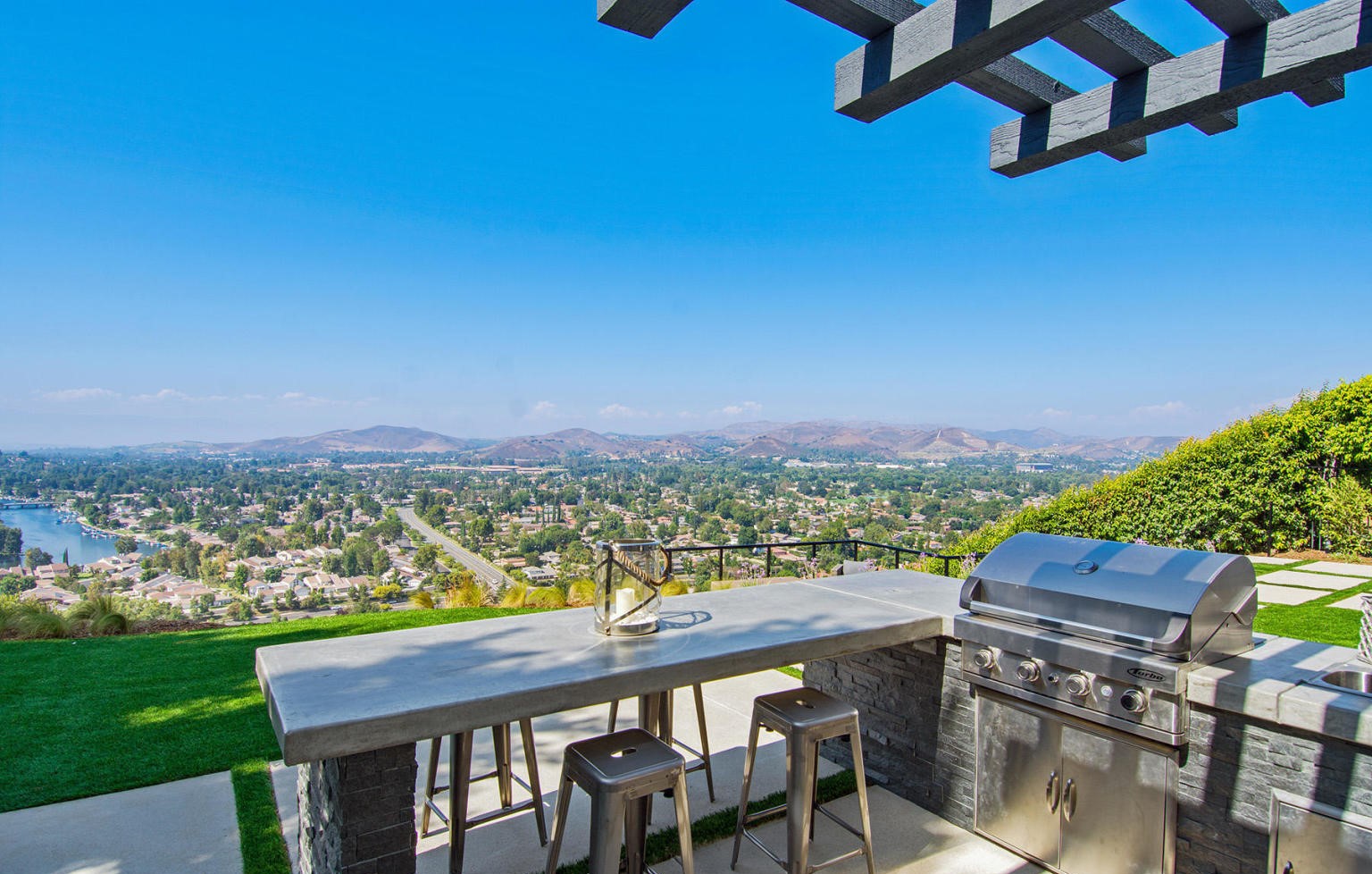 Outdoor kitchen with panoramic view